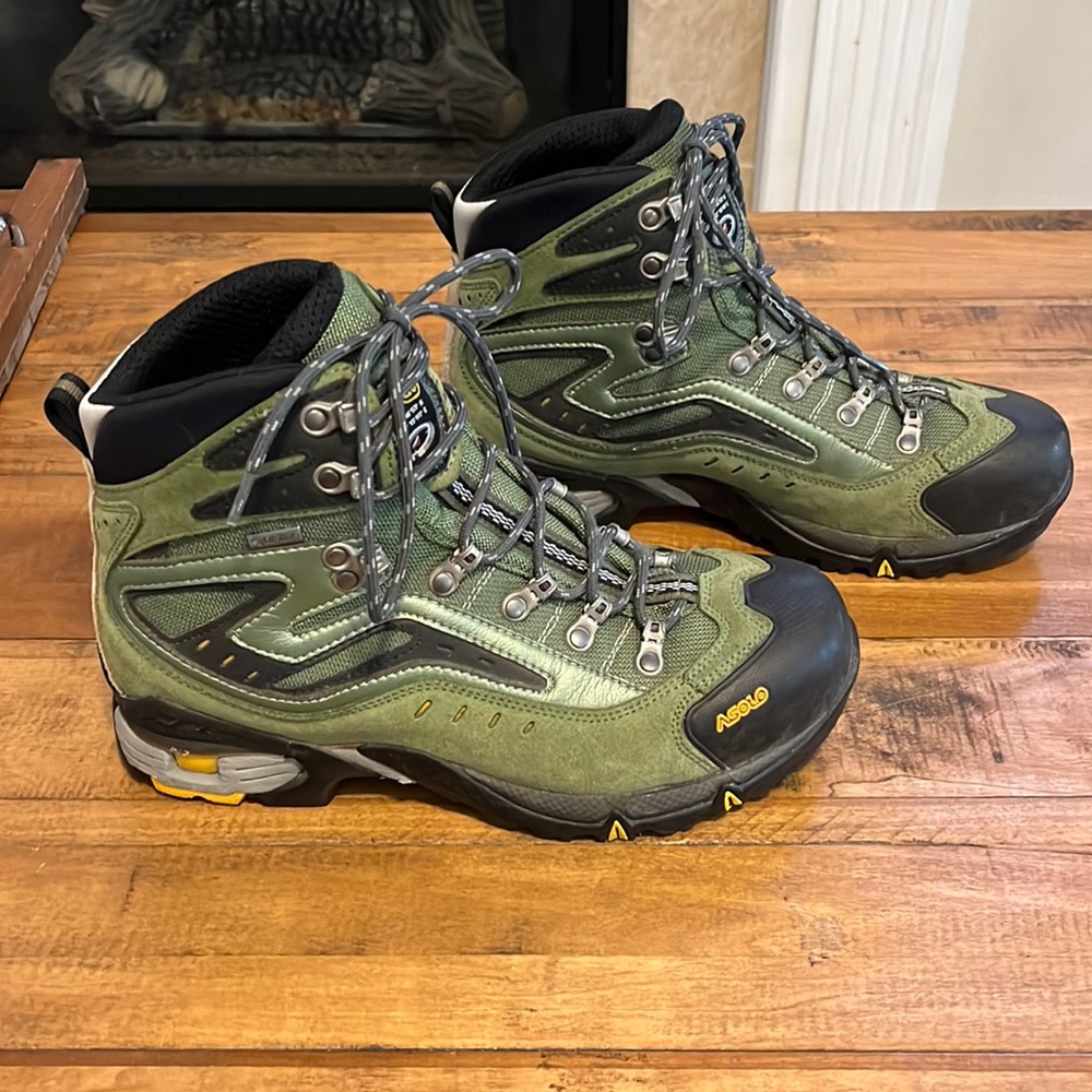 ASOLO HIKING BOOTS SZ 8 Mens